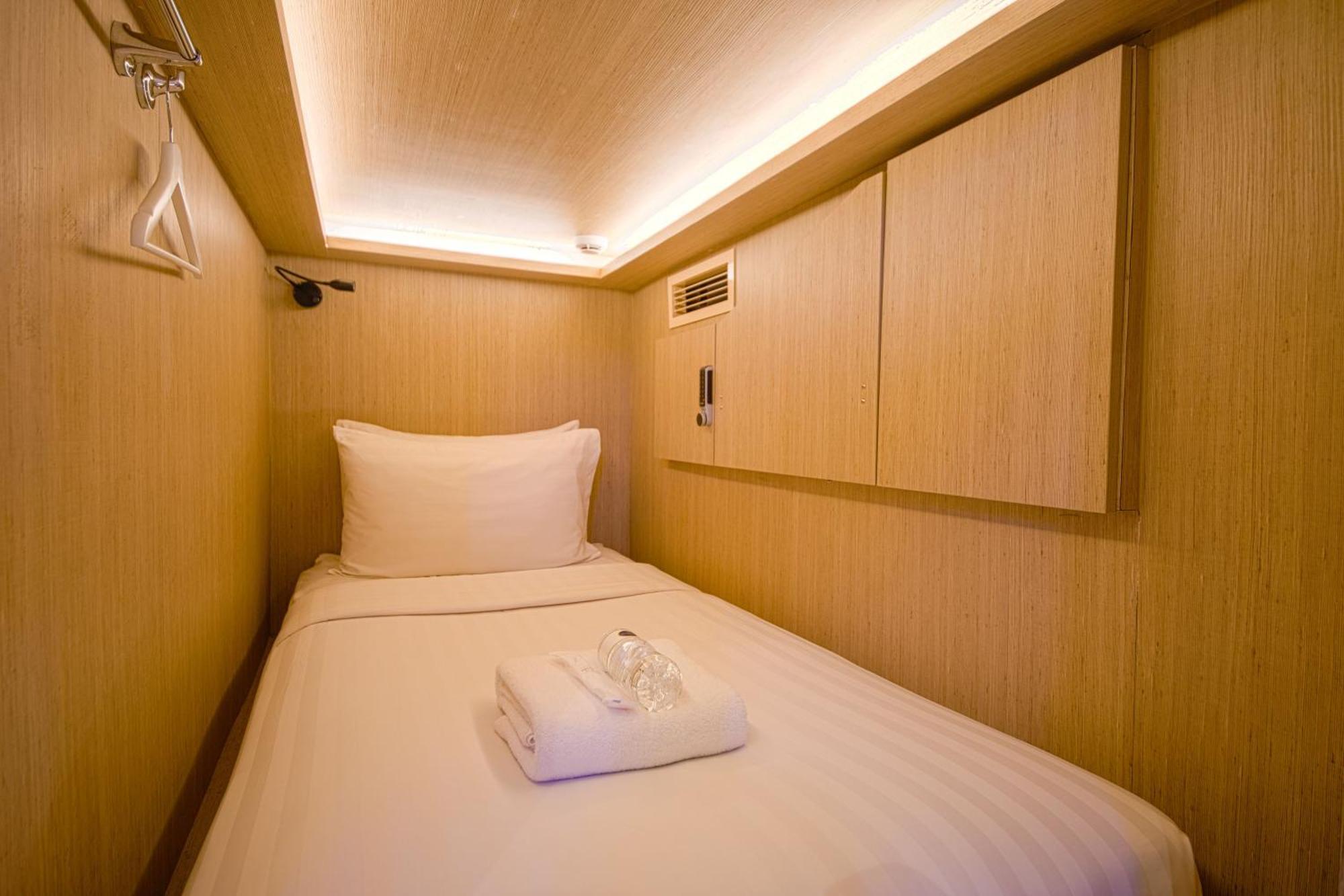 Cube Boutique Capsule Hotel At Kampong Glam Сингапур Экстерьер фото