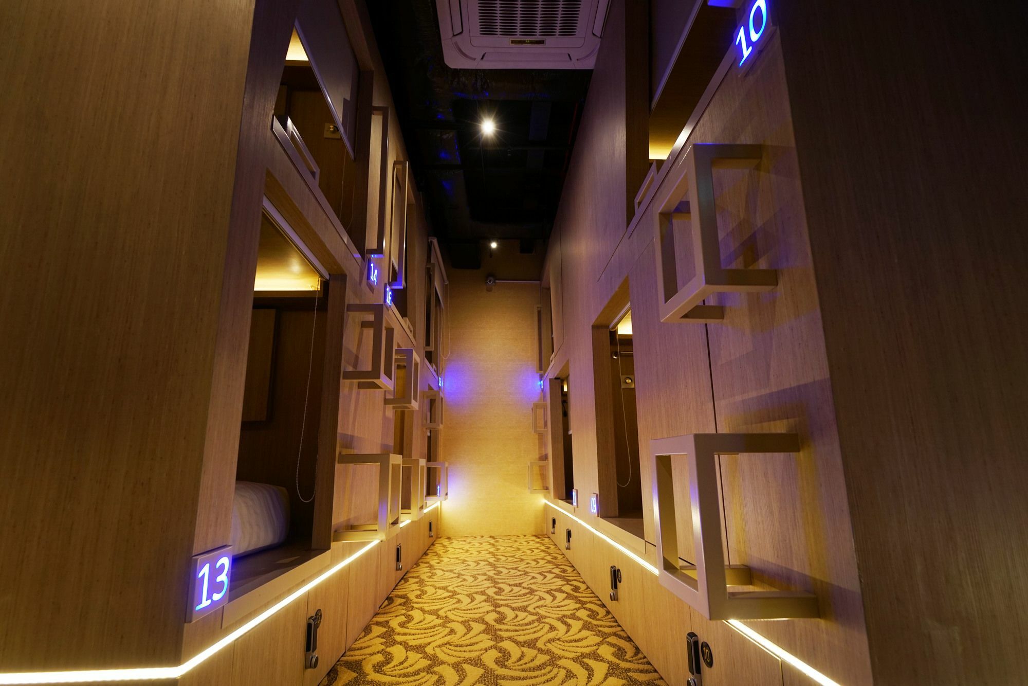 Cube Boutique Capsule Hotel At Kampong Glam Сингапур Экстерьер фото