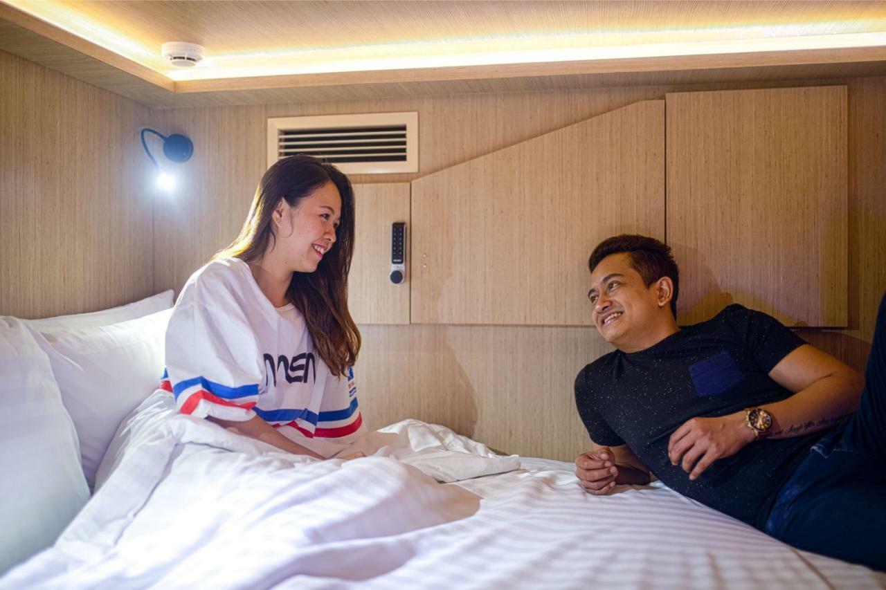 Cube Boutique Capsule Hotel At Kampong Glam Сингапур Экстерьер фото