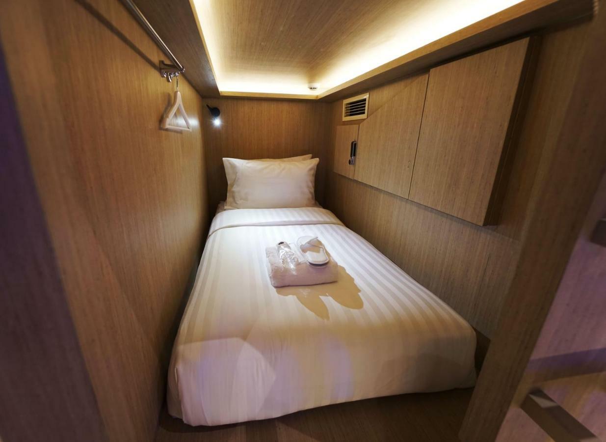 Cube Boutique Capsule Hotel At Kampong Glam Сингапур Экстерьер фото