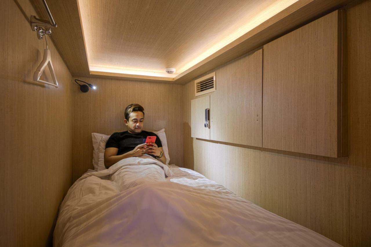 Cube Boutique Capsule Hotel At Kampong Glam Сингапур Экстерьер фото