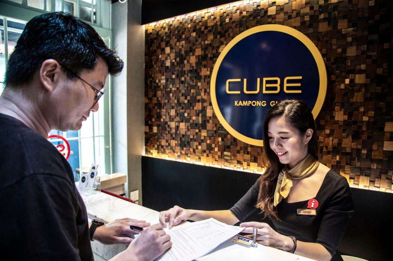 Cube Boutique Capsule Hotel At Kampong Glam Сингапур Экстерьер фото